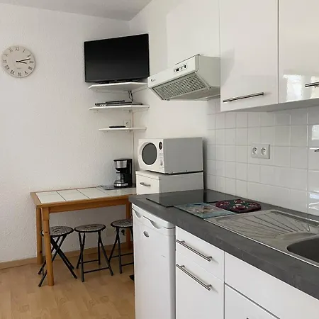 Apartment 104 - Studio, Dans Les Pieds Dans L'eau A D'or Les Pins *